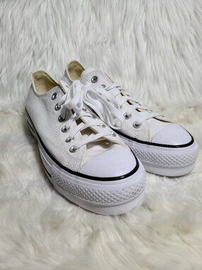 Converse Chuck Taylor All Star Low Top White 8 Women / 7 Men